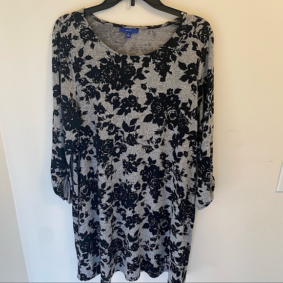 Apt. 9 Dresses & Skirts - Gray and Black Floral Dress with pockets